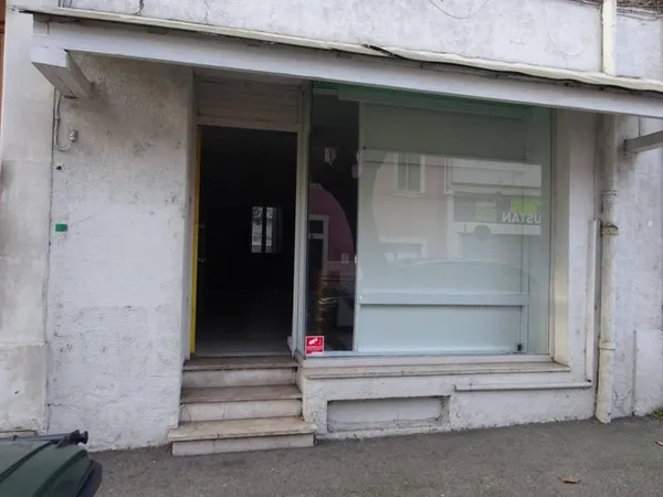 Local commercial 82 m²