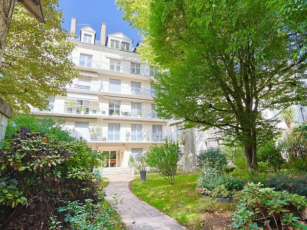 BOULEVARD BÉRANGER - APPARTEMENT DE STANDING 151 M² - BALCON, GARAGE ET CAVE