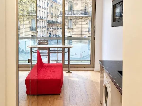 MAGNIFIQUE STUDIO AVEC BALCON PARIS 16