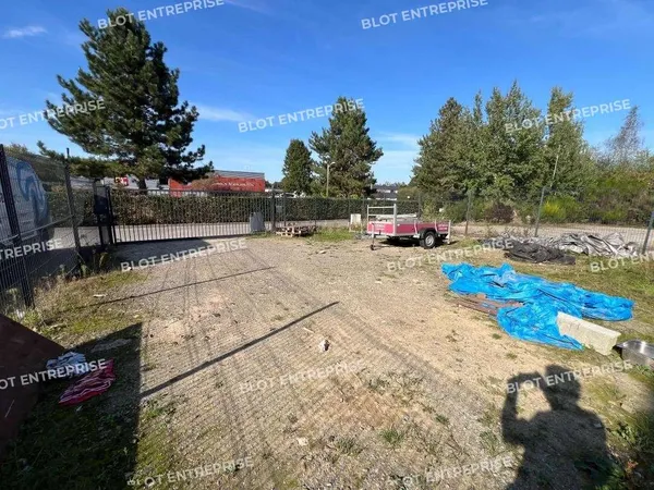A LOUER - LOCAL COMMERCIAL / ACTIVITES - LIFFRE -
