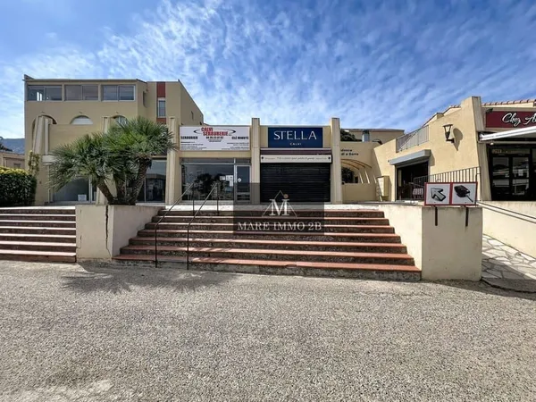 Local commercial 3 pièces 64 m²