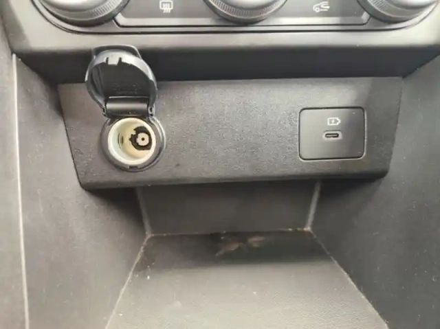Dacia Sandero 1.0 tce 90ch journey — photo 22