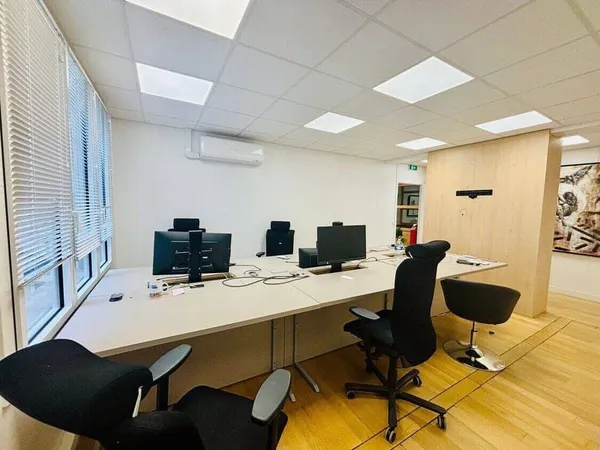 Bureau 95 m²