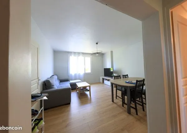 Colocation meublée - T4 de 71 m² - 3 chambres - Nantes Beauséjour