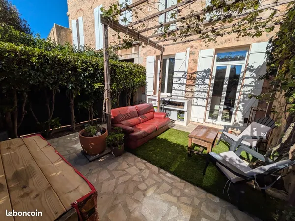 T2 meublé de charme, bastide XVIIIe, terrasse 30 m² plein sud + parking