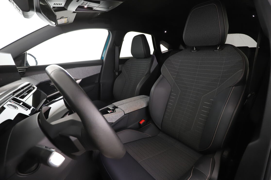 Peugeot 3008 1.2 Hybrid Allure e-DCS6 — photo 9