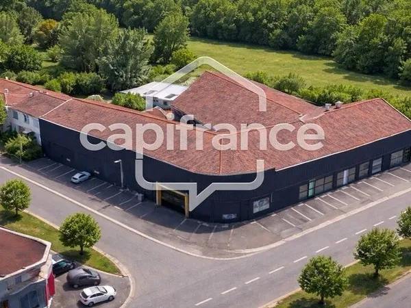 Local commercial 2380 m²