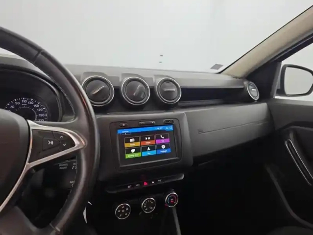 Dacia Duster 1.0 tce 100ch confort 4x2 suréquipé — photo 48