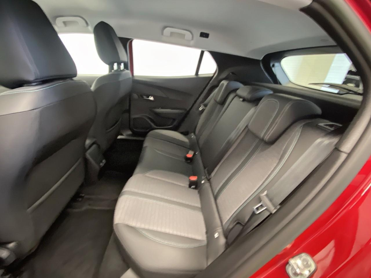 Peugeot 2008 puretech 130 s&s eat8 allure — photo 10