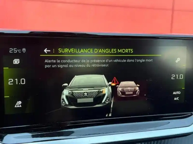 Peugeot 2008 1.2 essence 130ch s&amp;s gt — photo 11