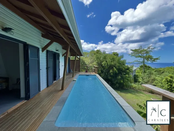 Superbe villa clé en main avec vue mer et bungalow indépendant à Deshaies.