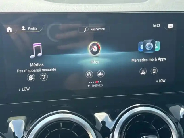 Mercedes Gla 200 d progressive line — photo 20