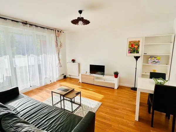 LUMINEUX T2 MEUBLÉ + BALCON - RER A à 7min à pied - Lognes (77185) - DISPONIBLE DÈS LE 8 SEPTEMBRE