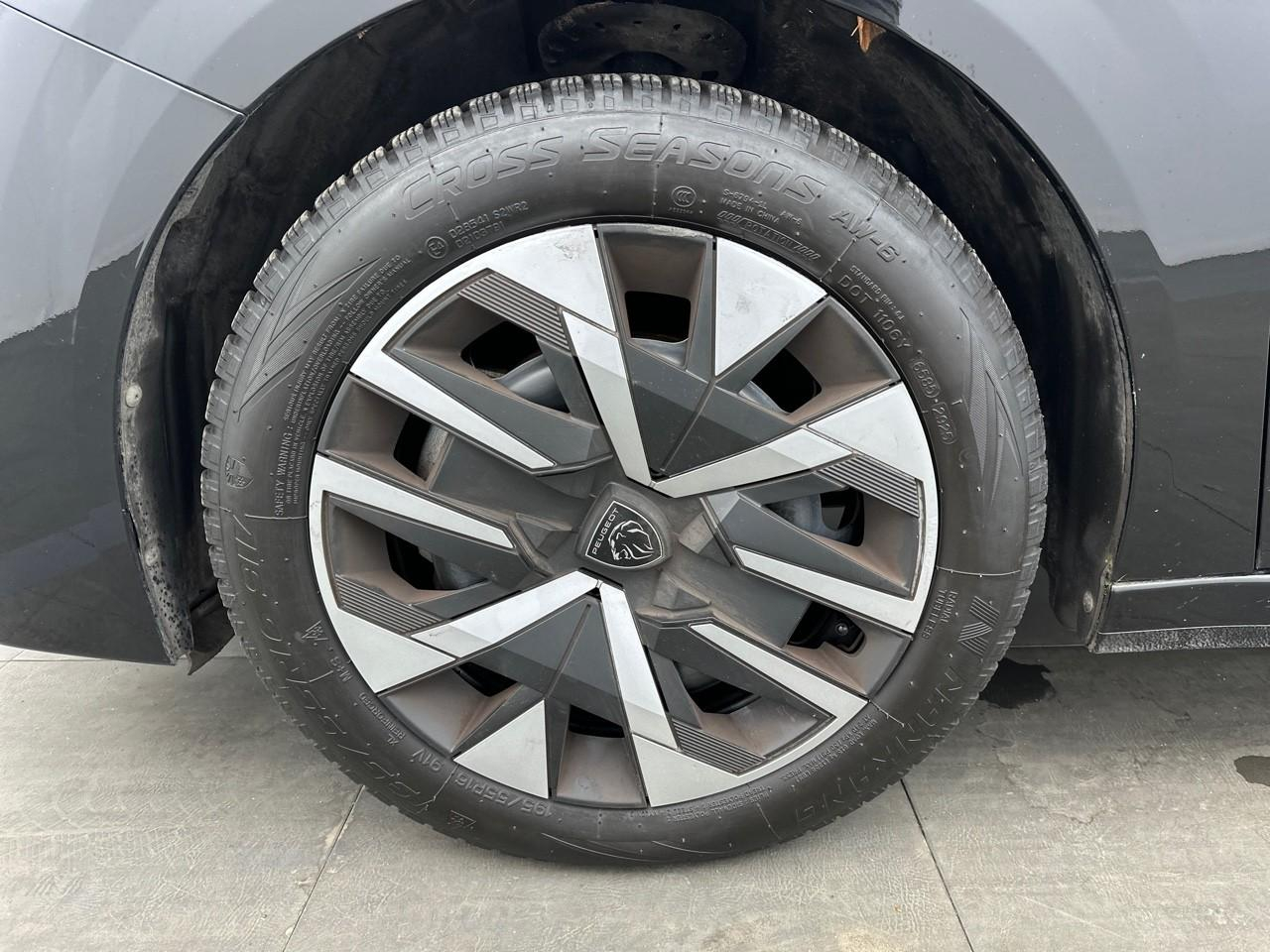 Peugeot 208 puretech 100 s&s bvm6 active — photo 14