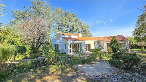 Maison 6 pièces 233 m²