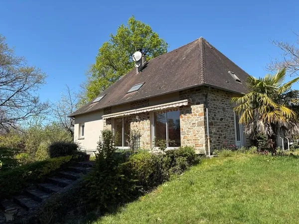 Charmante maison familiale avec piscine cadre verdoyant et