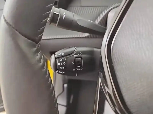 Peugeot 208 puretech 75 s&amp;s bvm5 — photo 25