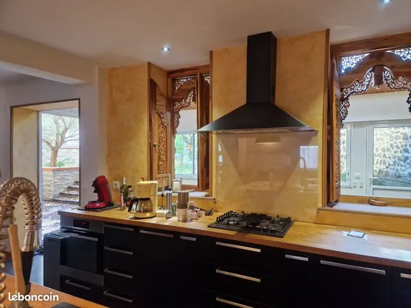 Maison 6 pièces 300 m²