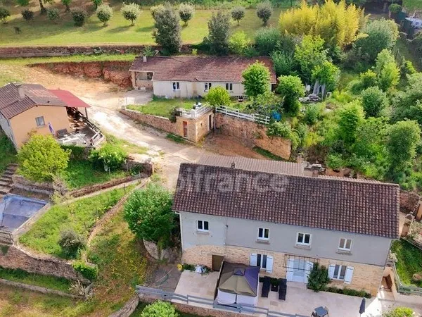 Ensemble immobilier 185m², 3 habitations indépendantes, grange, garage, love room, bonne rentabilité