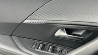 Peugeot 2008 e-2008 156ch 54 kWh Allure — photo 16