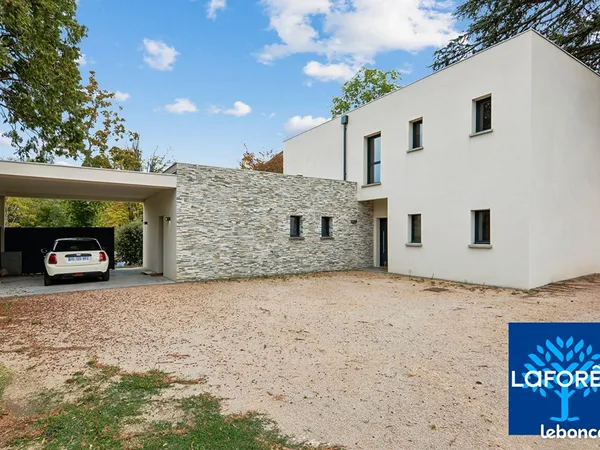 Maison 6 pièces 180 m²