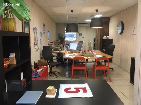 Location bureau en face du leclerc