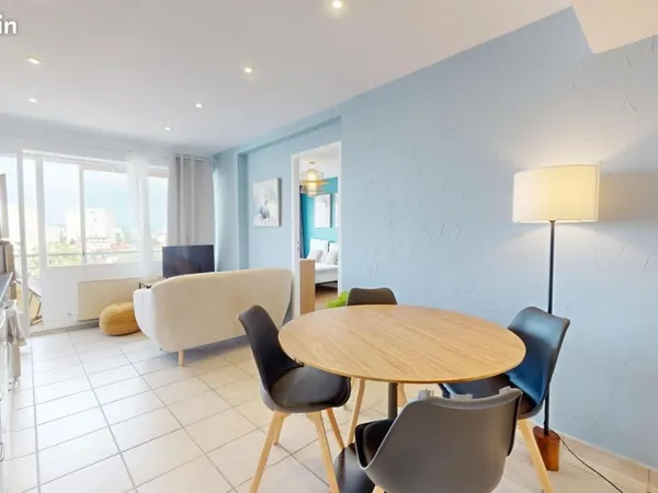 Chambre 5 pièces 77 m²
