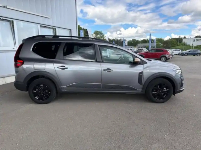 Dacia Jogger 1.0 tce 110ch extreme 7 places -24 — photo 26