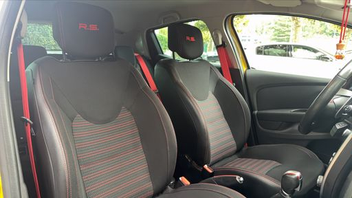 Renault Clio 1.6 Turbo 200 EDC - RS – 2017 – 50653 km – Essence – Boîte Automatique — photo 16