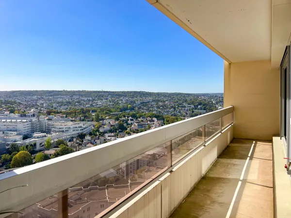 Issy-les-Moulineaux - Appart. 3P 64 m² balcon PK