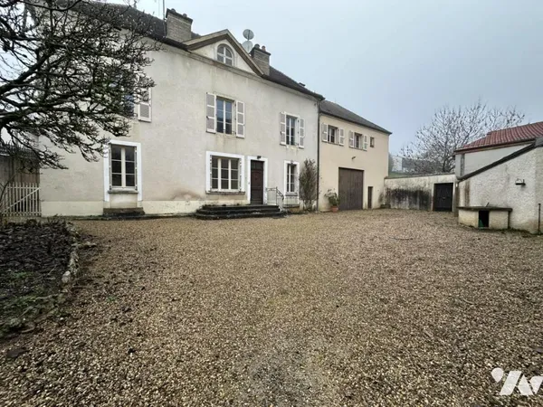 Maison 6 pièces 225 m²