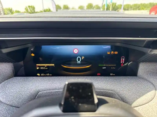 Citroën C5 Aircross hybride rechargeable 195 ch e-eat7 — photo 10