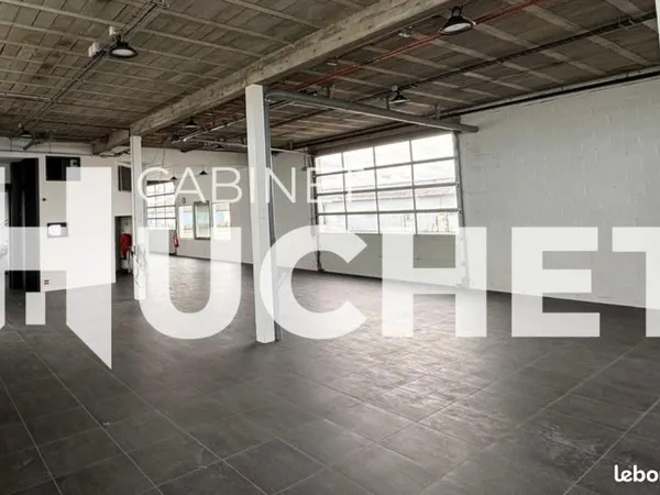 Local industriel 1 550 m²