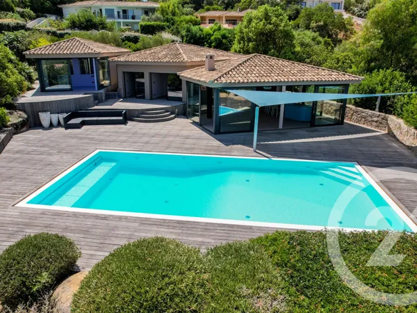 Maison 7 pièces 247 m²