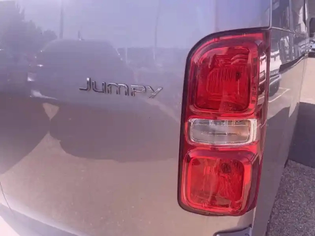 Citroën Jumpy ca diesel 150 ch m automat — photo 17