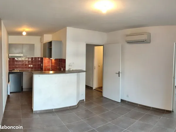 PARTICULIER VENTE T2 de 34 M² avec terrasse de 6M² QUARTIER BOUTONNET CENTRE HISTORIQUE PRES DES FAC