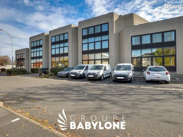 Bureaux 951 m²