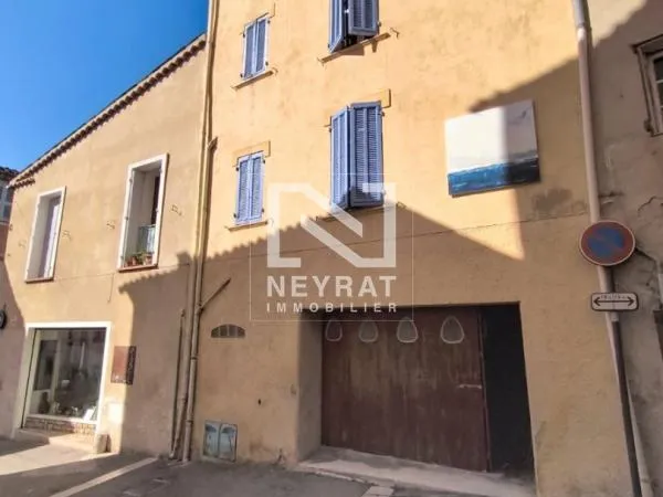 TOURRETTES - INVESTISSEMENT - MAISON DE VILLAGE