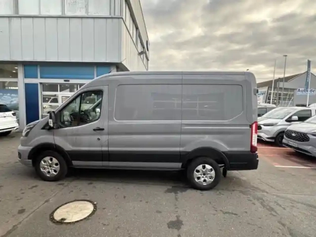 Ford Transit 2t fg t350 l2h2 2.0 ecoblue 130ch bva8 limited — photo 8