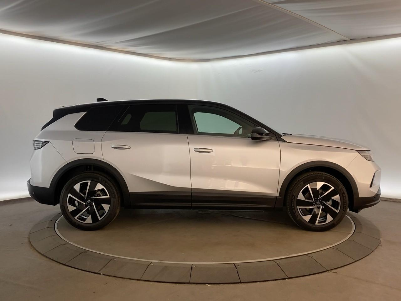 Opel Grandland 1.2 turbo hybrid 145 ch e-dct6 gs — photo 4