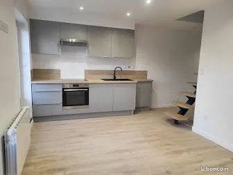 T3 duplex de charme - plein coeur de Retiers - entièrement rénové