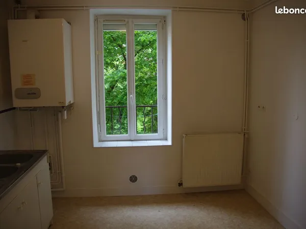 Loue F3 64m2 - libre de suite