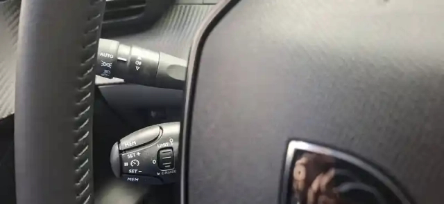 Peugeot 208 100 s&amp;s bvm6 — photo 20