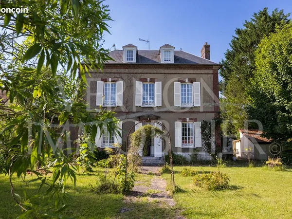 Propriété 12 pièces 208 m²