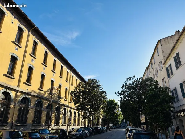 Fonds de commerce 80 m² Ajaccio