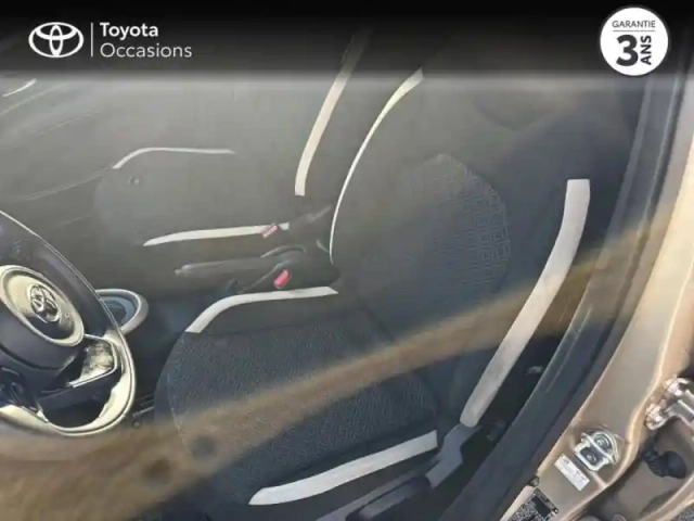 Toyota Aygo x 1.0 vvt-i 72ch design s-cvt — photo 4