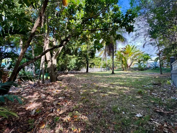 Terrain 760 m²