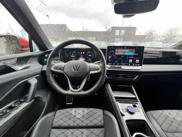 Volkswagen Tiguan 1.5 etsi 150ch dsg7 — photo 32