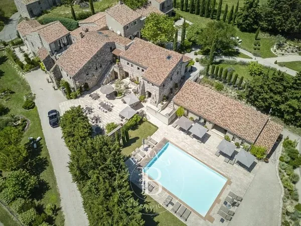 Barnes - Grignan - Magnifique Bastide du XVIIe siècle rénovée - Piscine