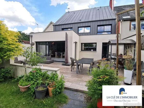 Maison 7 pièces 212 m²